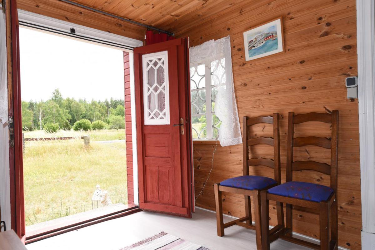 Cozy cottage close to nature in Alsterbo - Housity