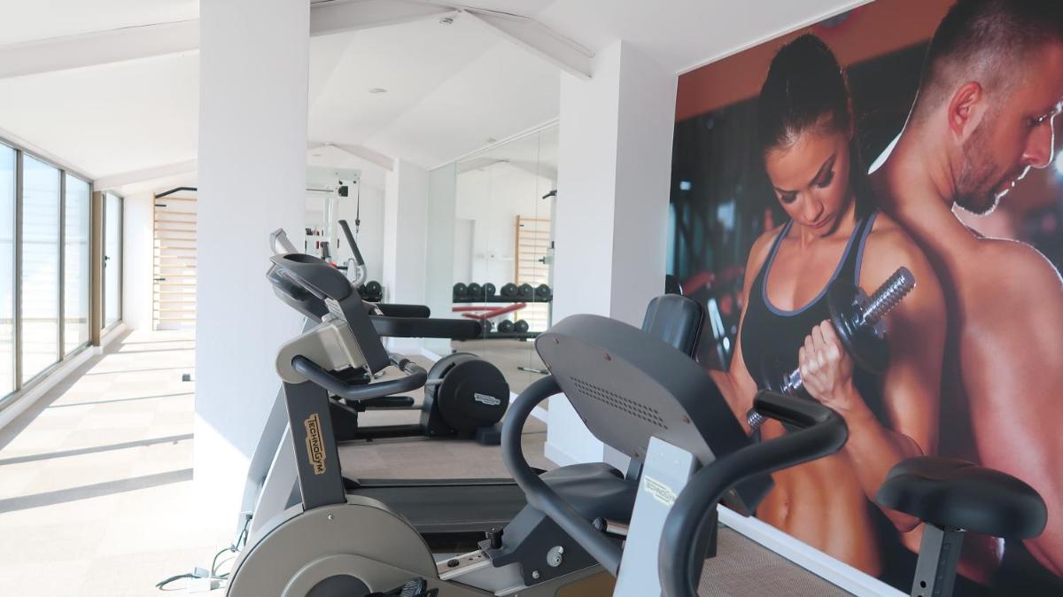 Gimnasio o instalaciones de fitness de Sumus Hotel Stella and Spa 4S Adults Recommended