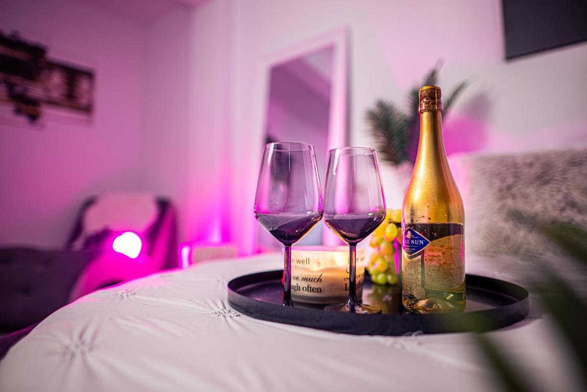 Suitetrails - Apartament Craiova Modern Space Semineu Pat Rotund