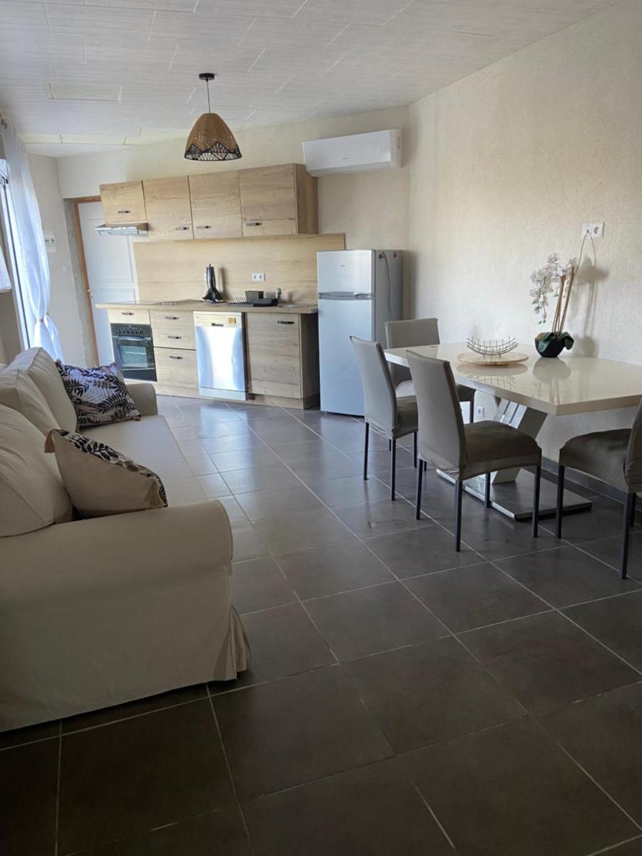 Charmant logement avec piscine - Housity