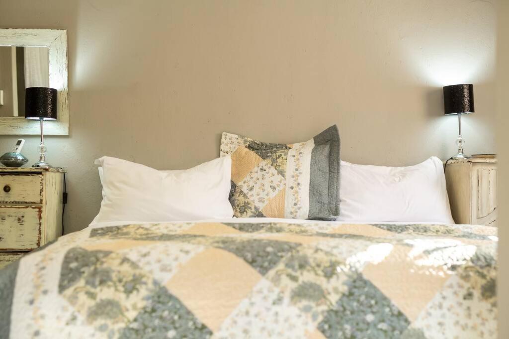 HomeSweetHome Farm Cottage - Housity