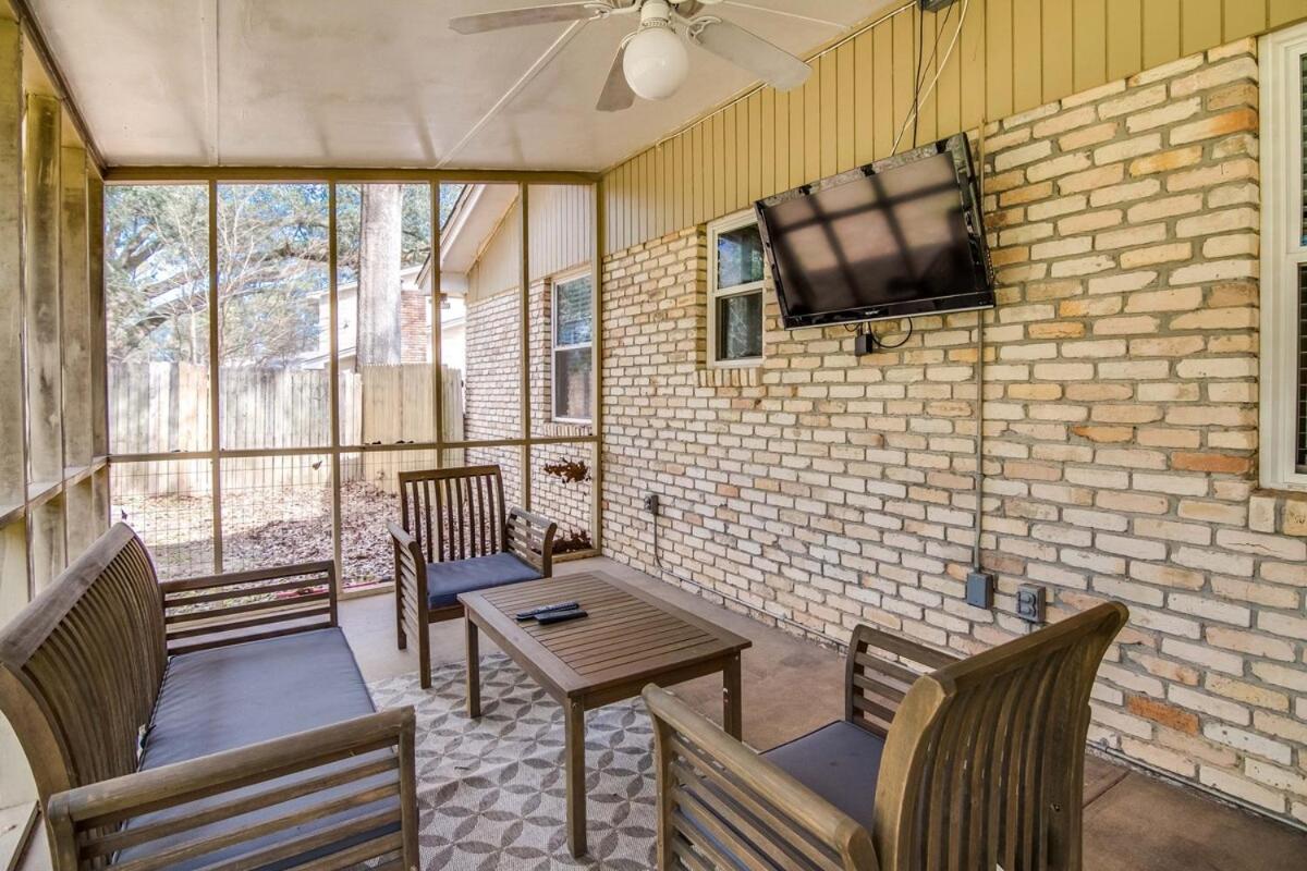 Updated Midtown Home, 12 min from Downtown TLH - Housity