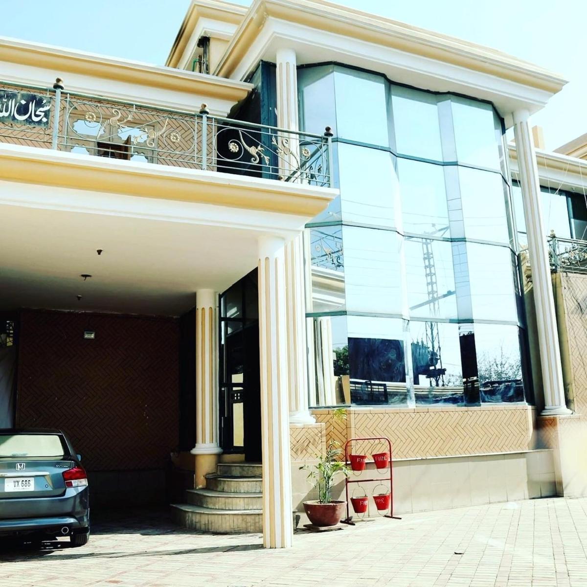 Hotel Serena Palace - Housity