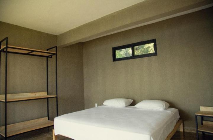Yauik S - Housity
