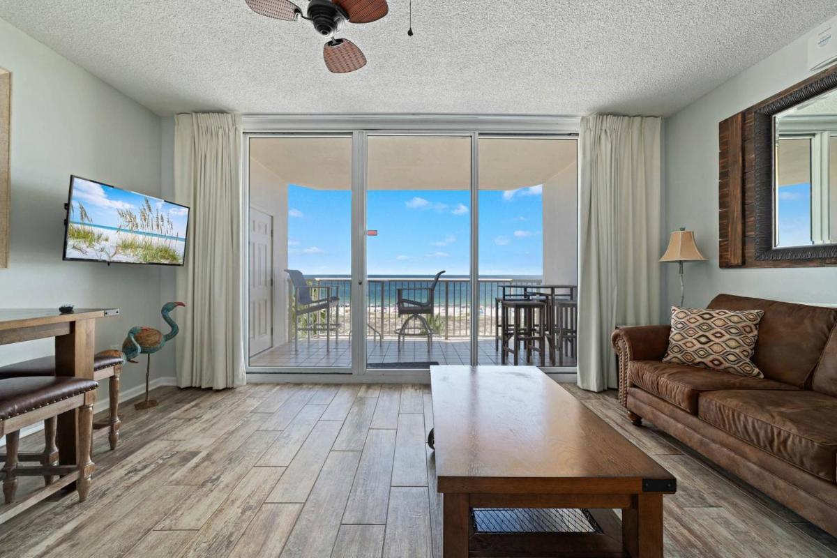 Beach Club C-509 - Housity