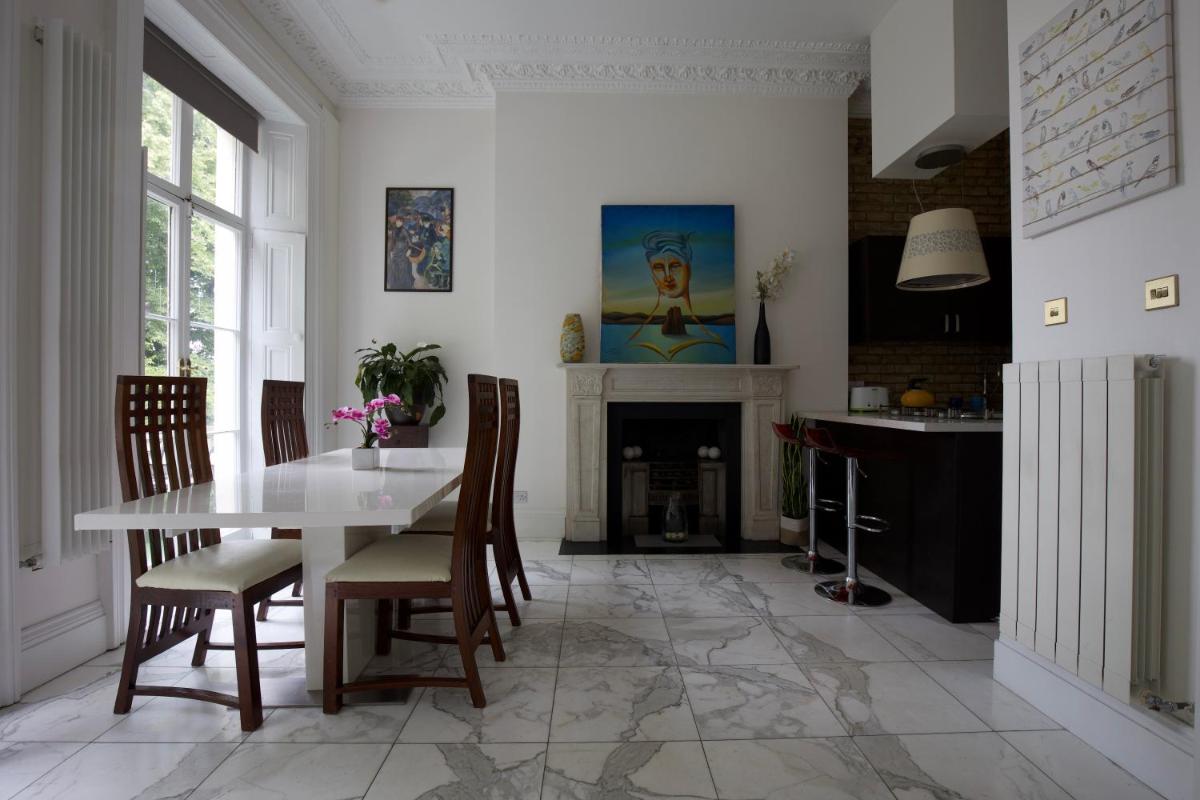 Large 2 Beds Flat Overlooking Clapham Common Park - Housity
