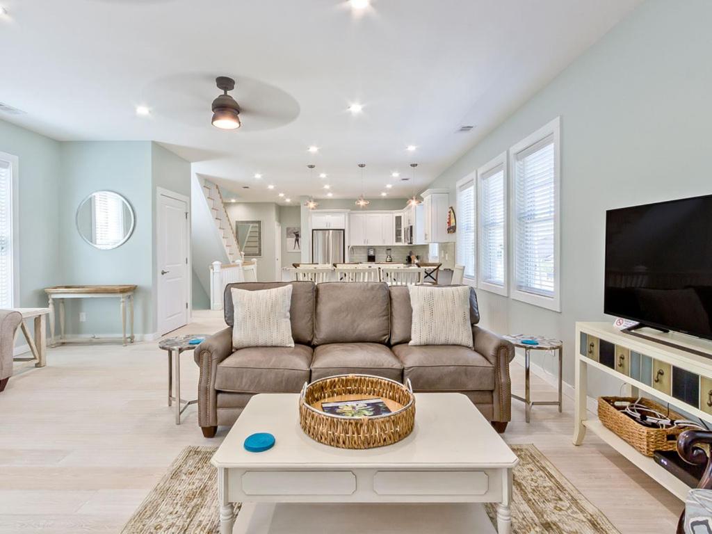 Coastal Livin - Housity