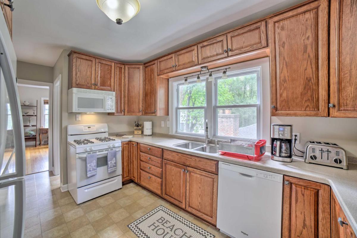 Pet-Friendly Lake Getaway 1 Block to Beach! - Housity