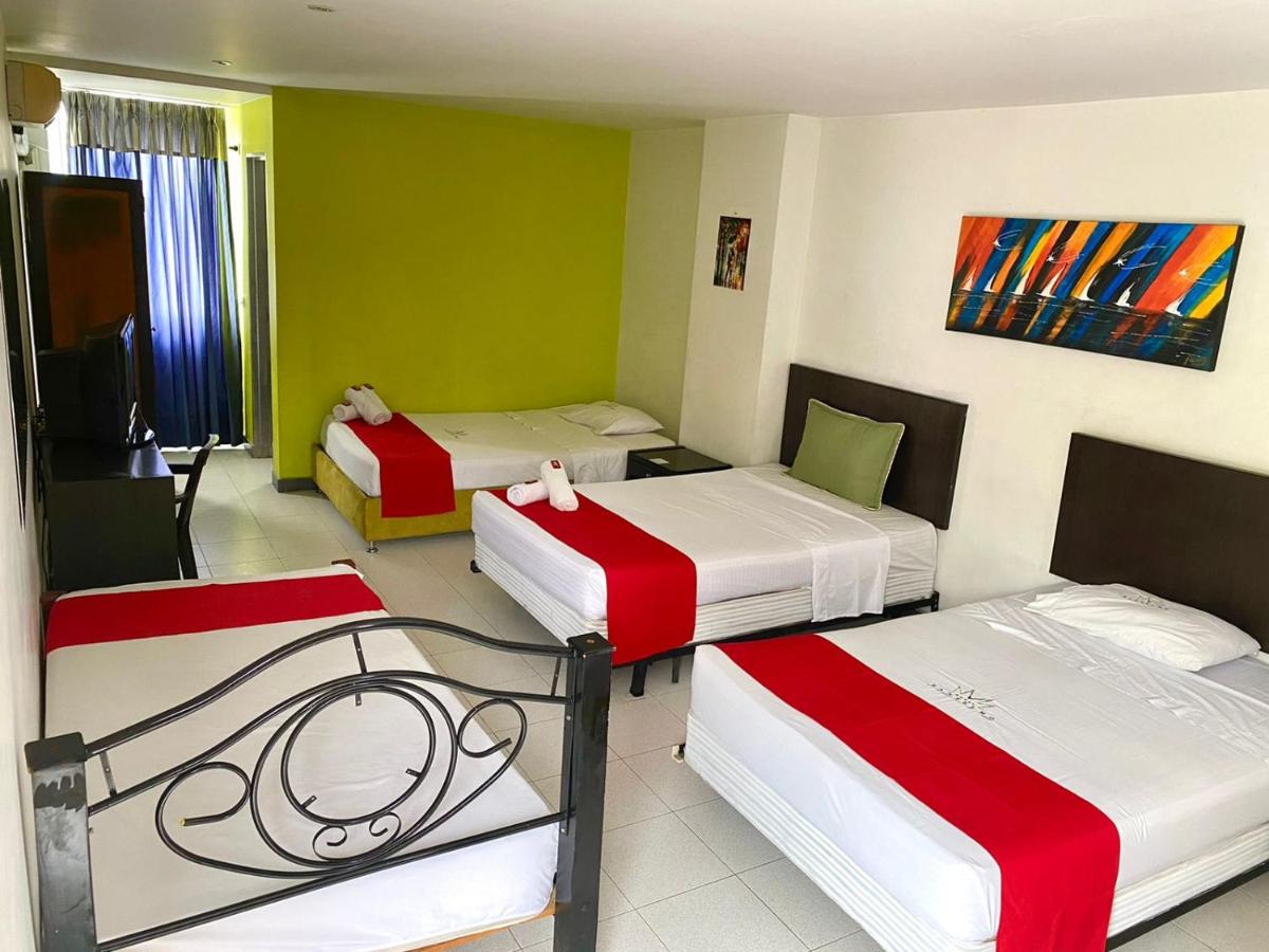 Hotel Santelmo - Housity