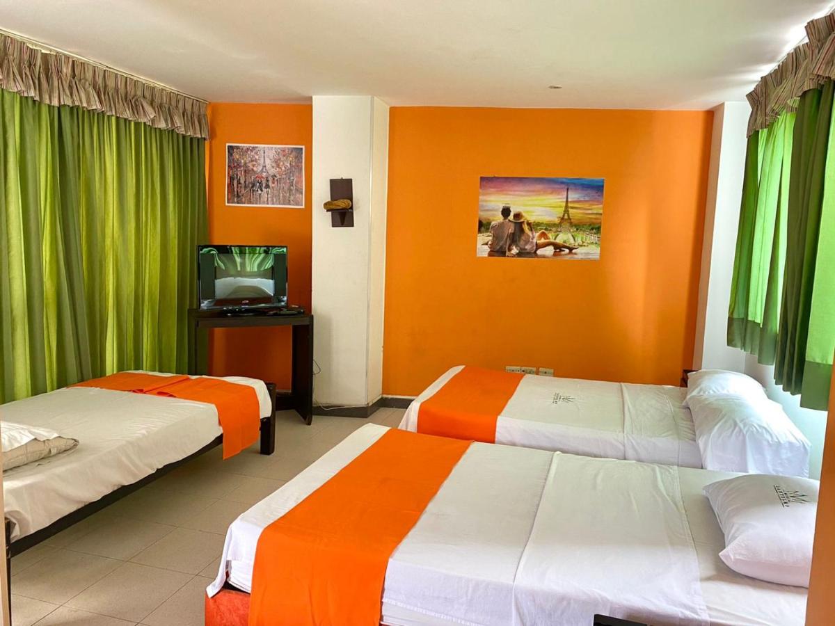 Hotel Santelmo - Housity