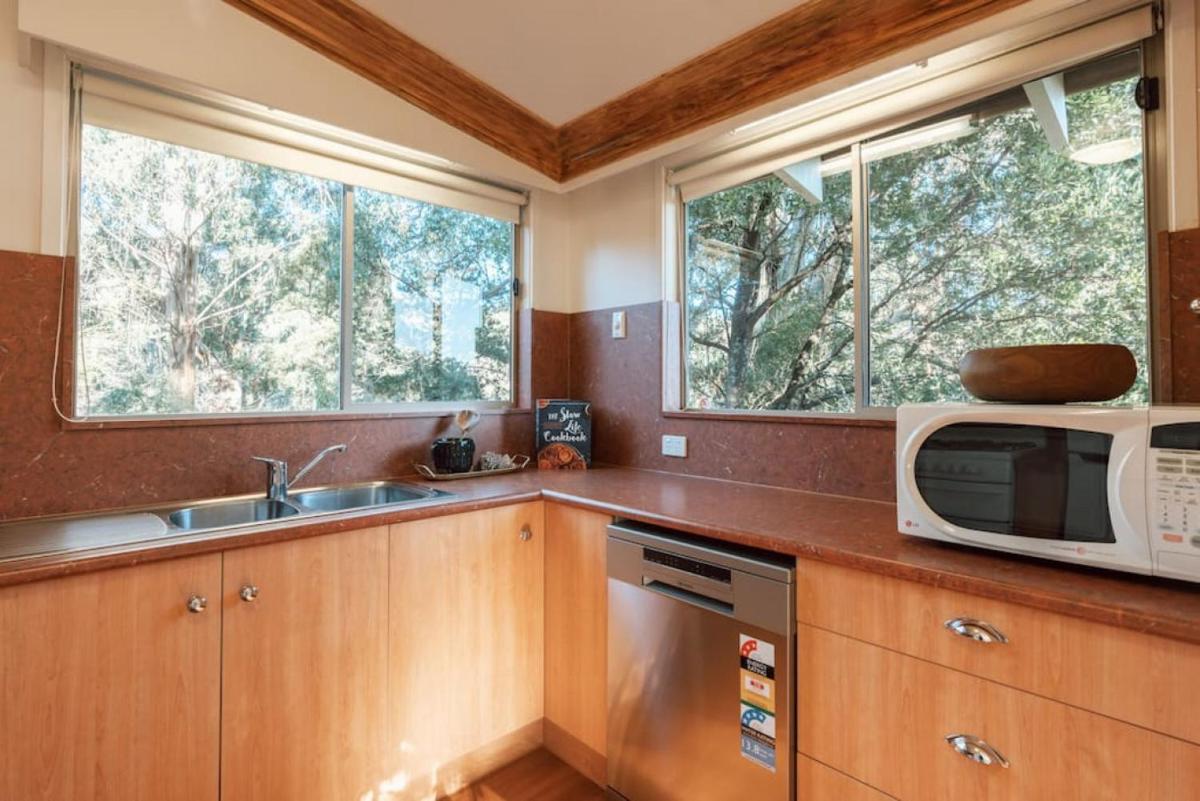 Olinda Enchanted Tower Spa Gas Log Fire and Netflix - Housity