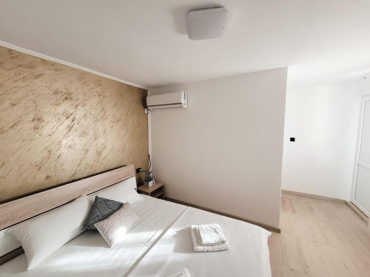 Cabana Vărad Coronini - Housity