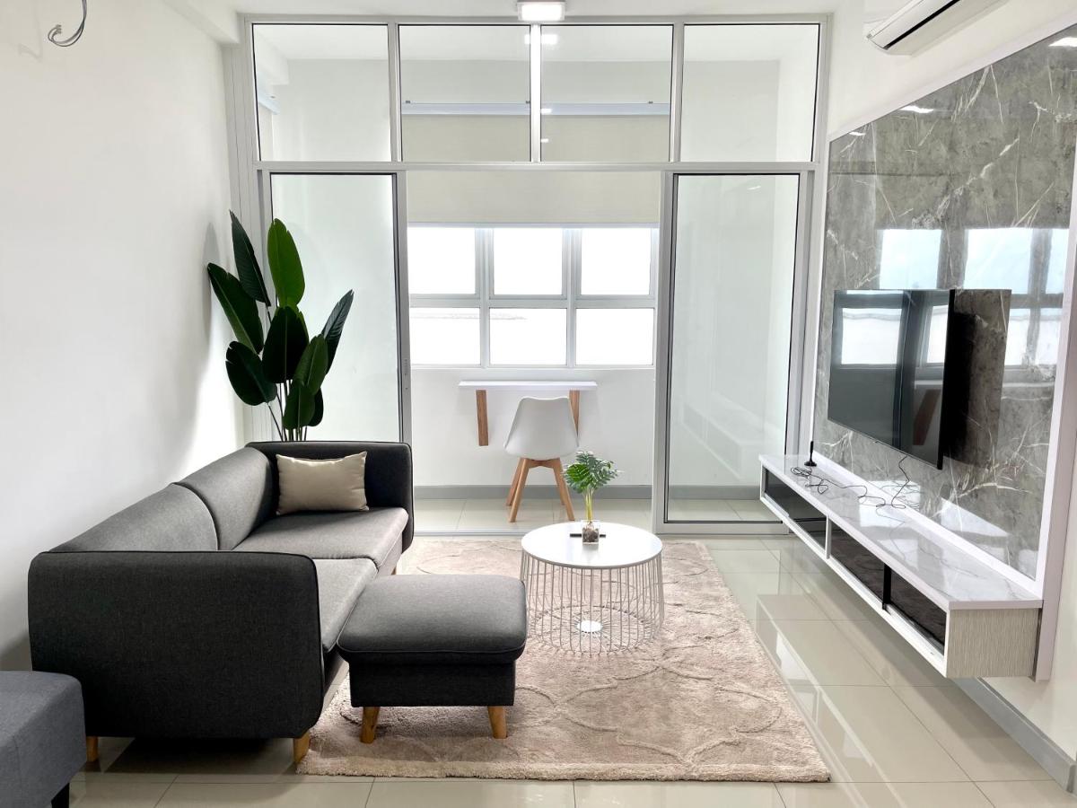 Ani's House- 3 Bedroom Apartment at Pangsapuri Ladang Tanjung - Housity