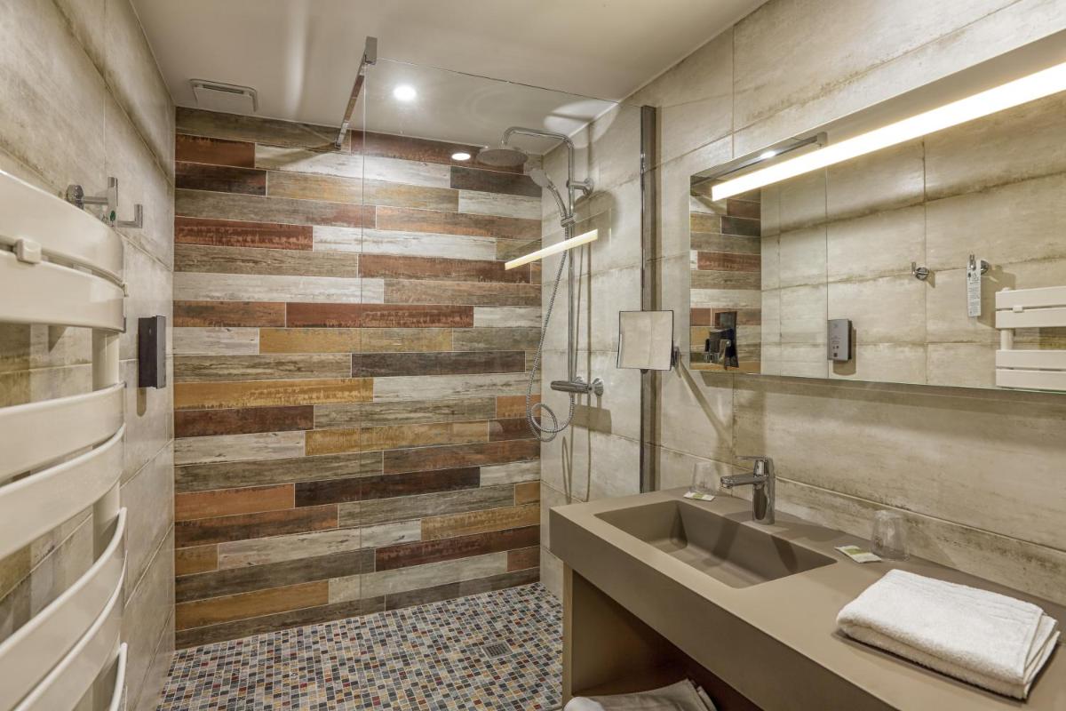 Salle de bains dans l'établissement Hotel Restaurant Laborderie