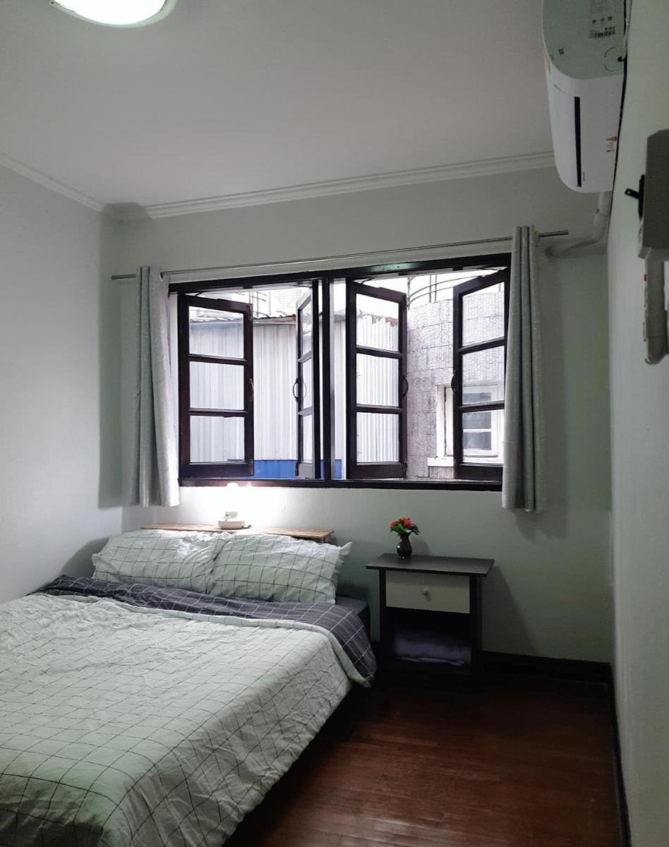Kru Nat's Bed & Breakfast w/ Private Rooms & Gym - Housity