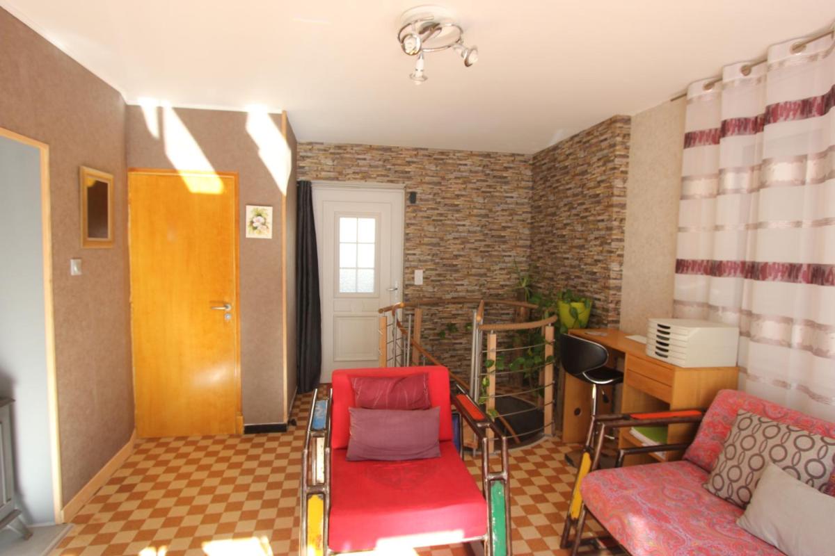 Maison au bord de l'eau avec Jacuzzi - Housity