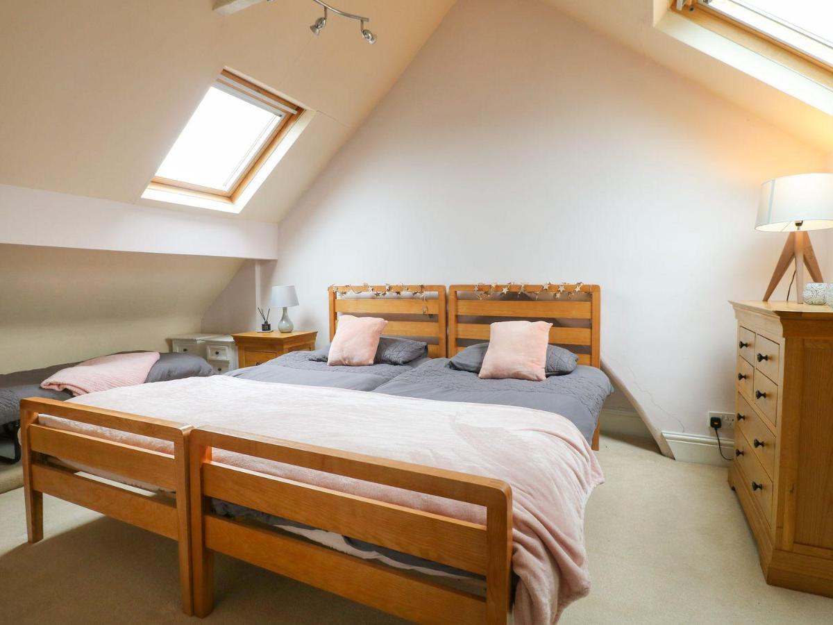 Cute Remarkable quirky 2 Bed House in Derby - Housity
