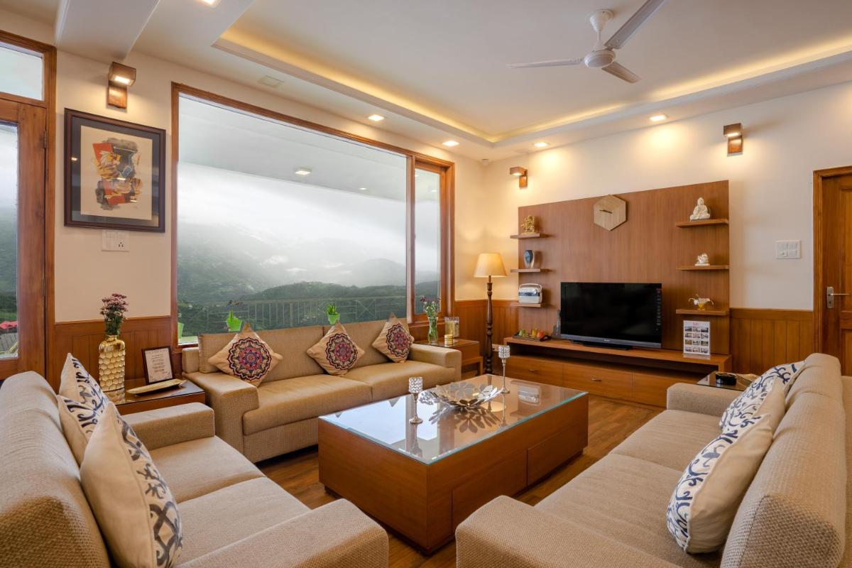 Suitetrails - Hostie Mystica-Highest Penthouse with Terrace, Mashobra