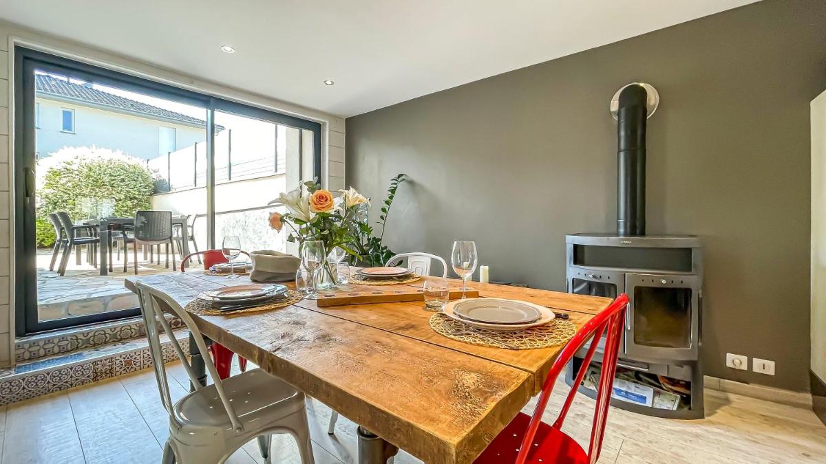 HOMEY CHARMANT - Villa unique / 4 chambres / Chic et agréable / Orientée famille - Housity
