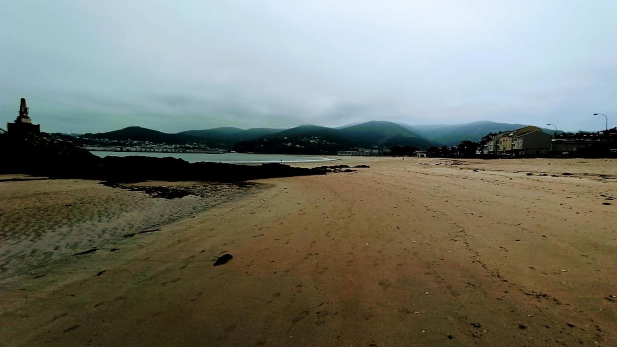 Piso luminoso y acogedor en primera línea de playa Covas Viveiro - Housity