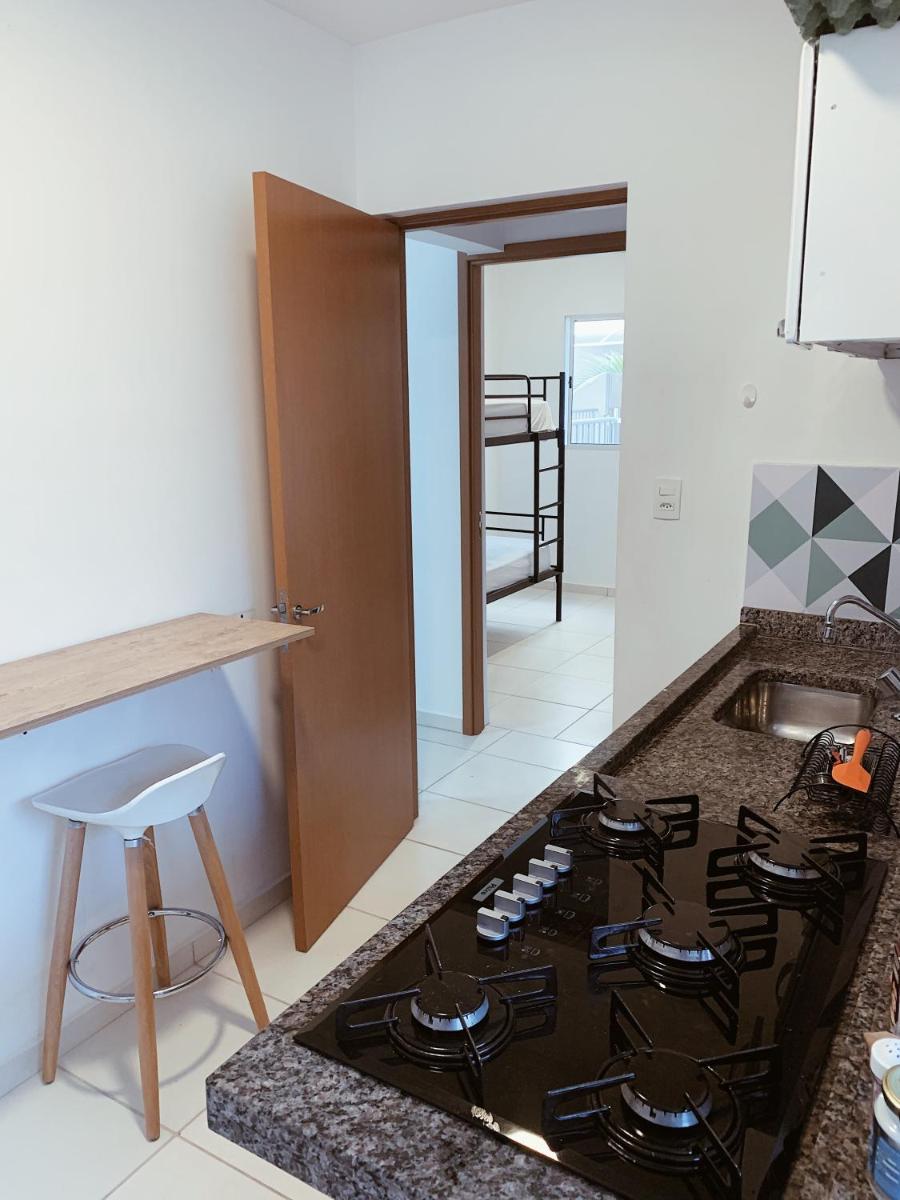 Apartamento Moderno, 2 qts e Garagem Coberta - Housity