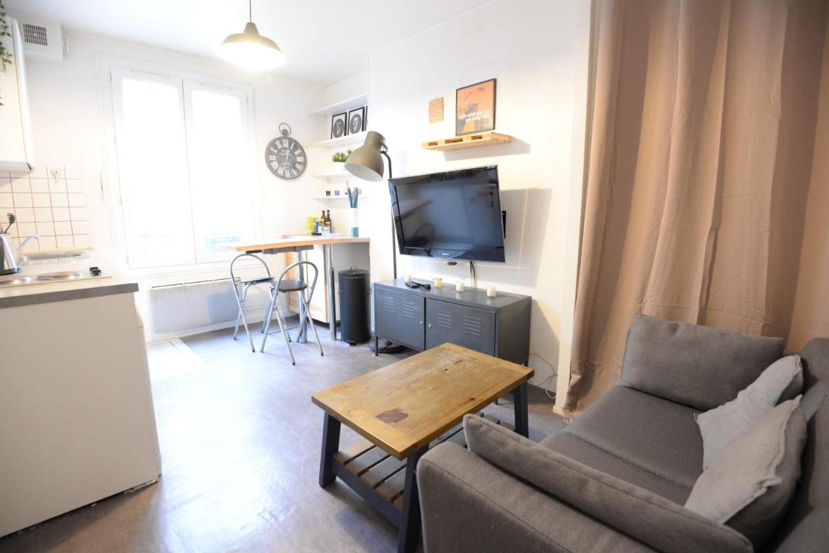 22 M Ideal for 2 a few steps from Belleville - Housity