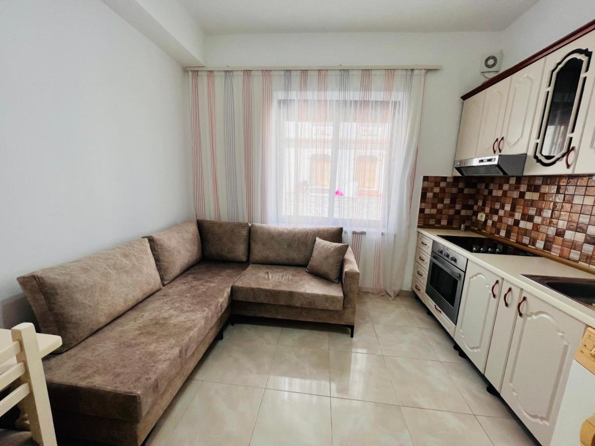 Room 99 - Housity