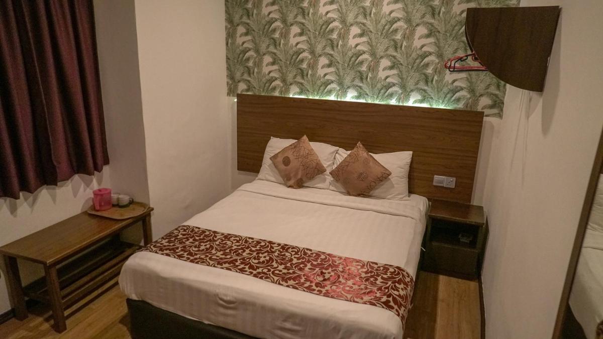 Highlanders Hotel - Housity