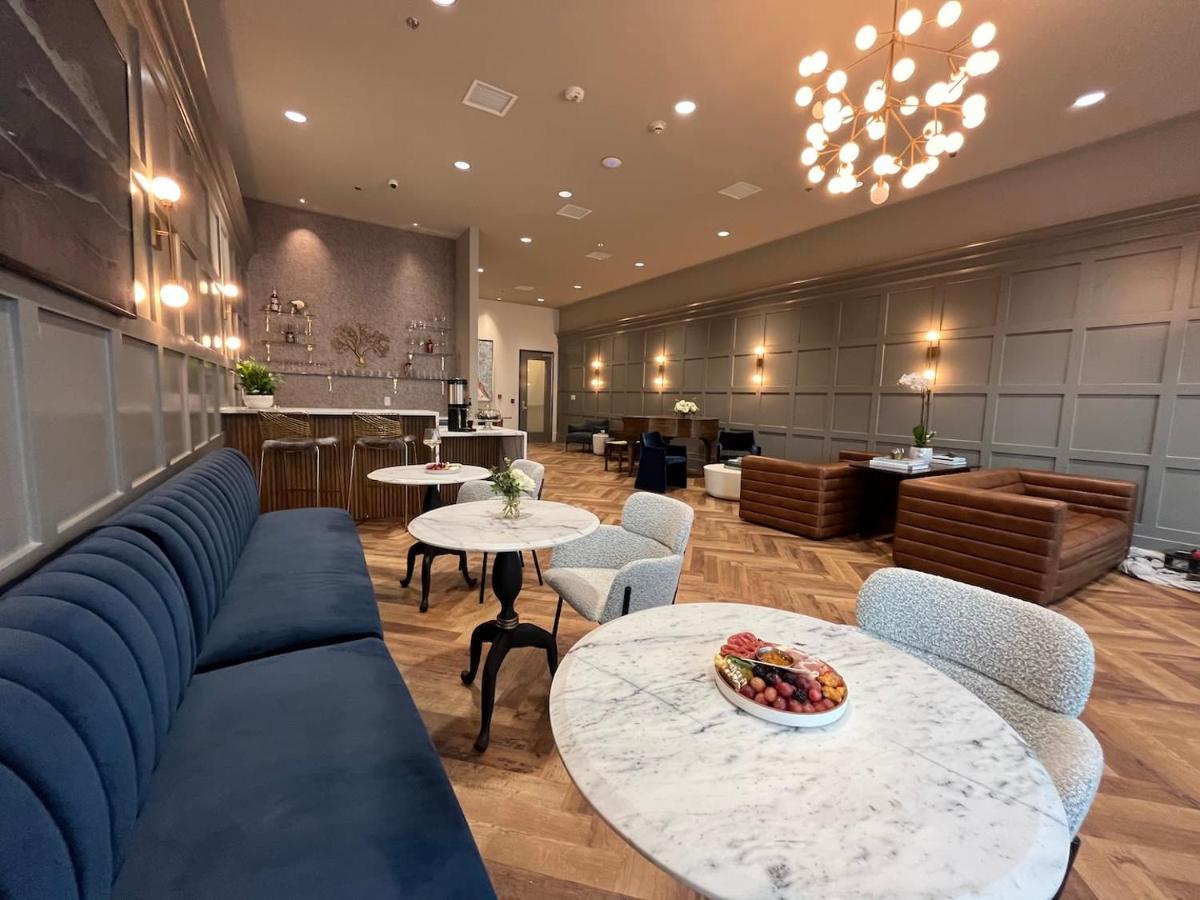 The Thomas Hotel - Garden Suite 2-Bedroom - 01 - Housity
