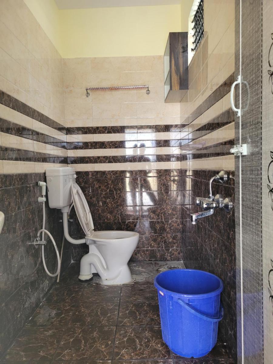 RV backpackers - Housity