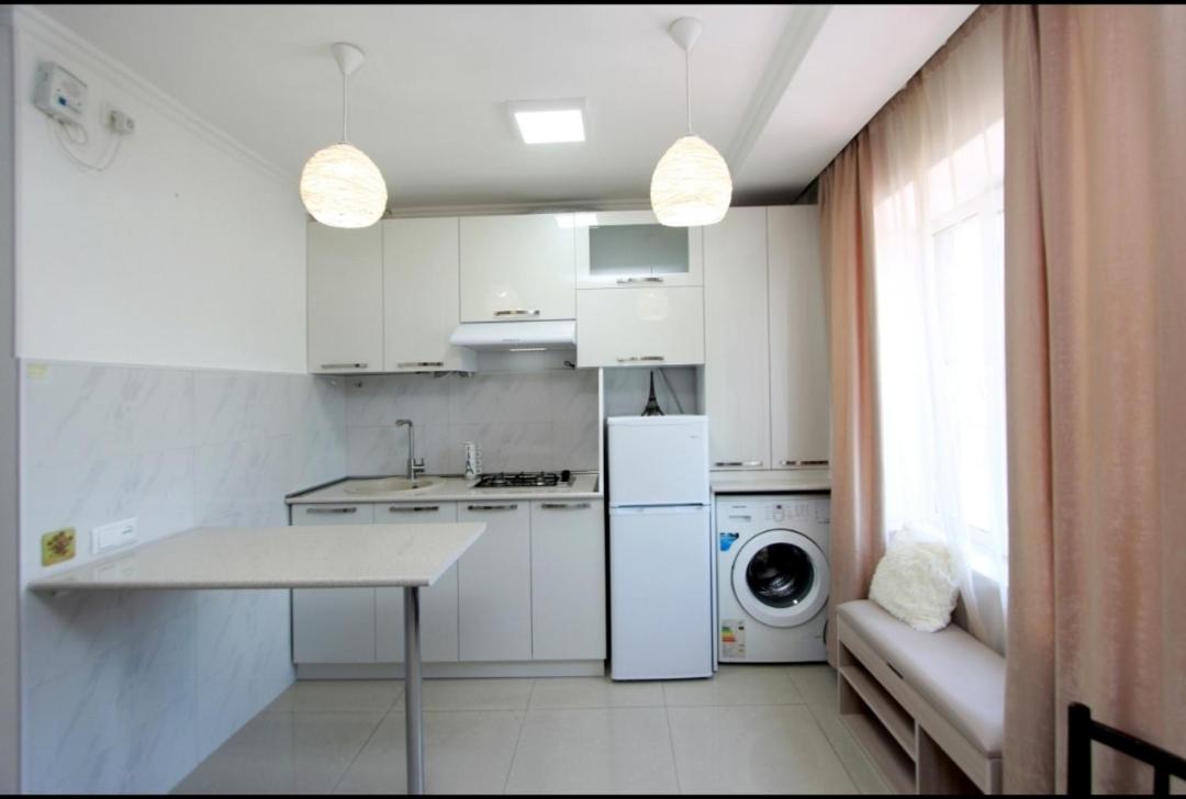 Sunny and spacious apartment near to the Metro - Housity
