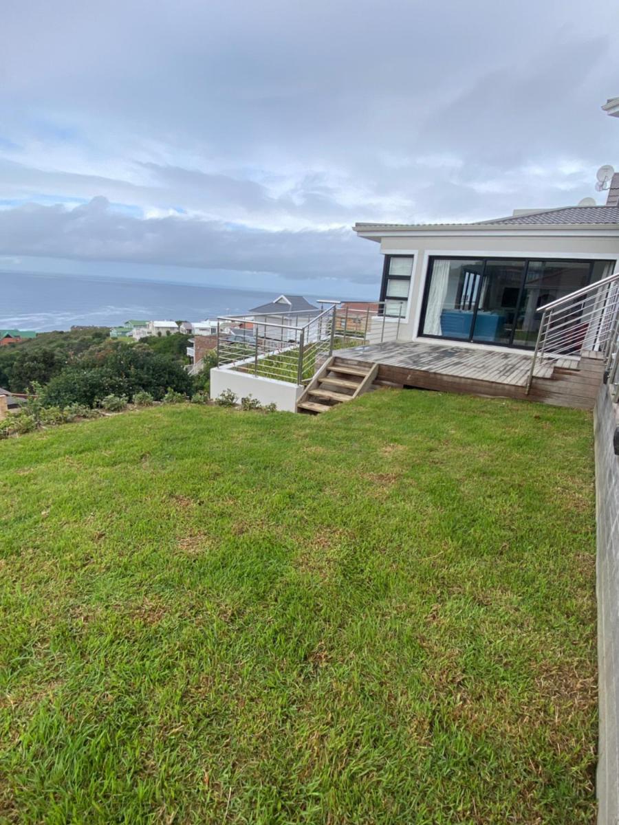Nearby Herolds Bay Self-Catering Guest House - Housity