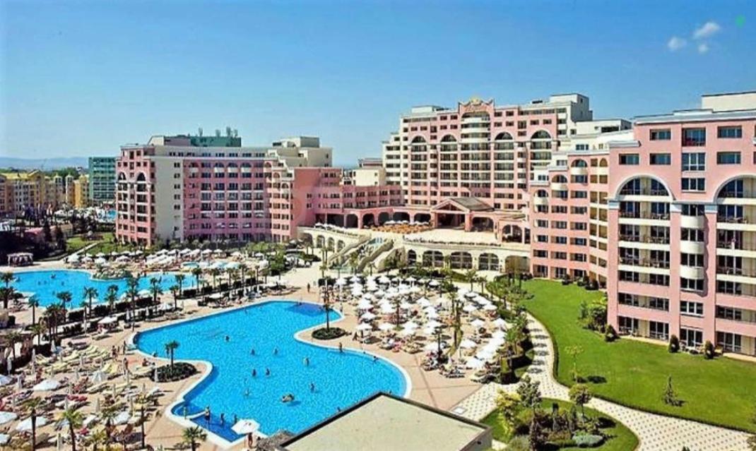 Sunny beach Private apartment in the best hotel - family room - beachfront - Housity