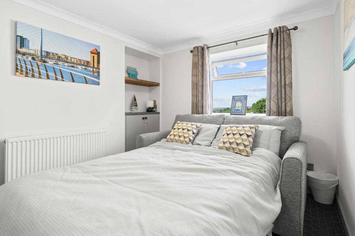 Cwtch on the Coast - Housity
