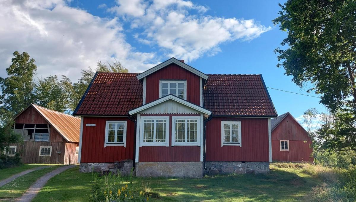 Björkbacken Stuga - Housity