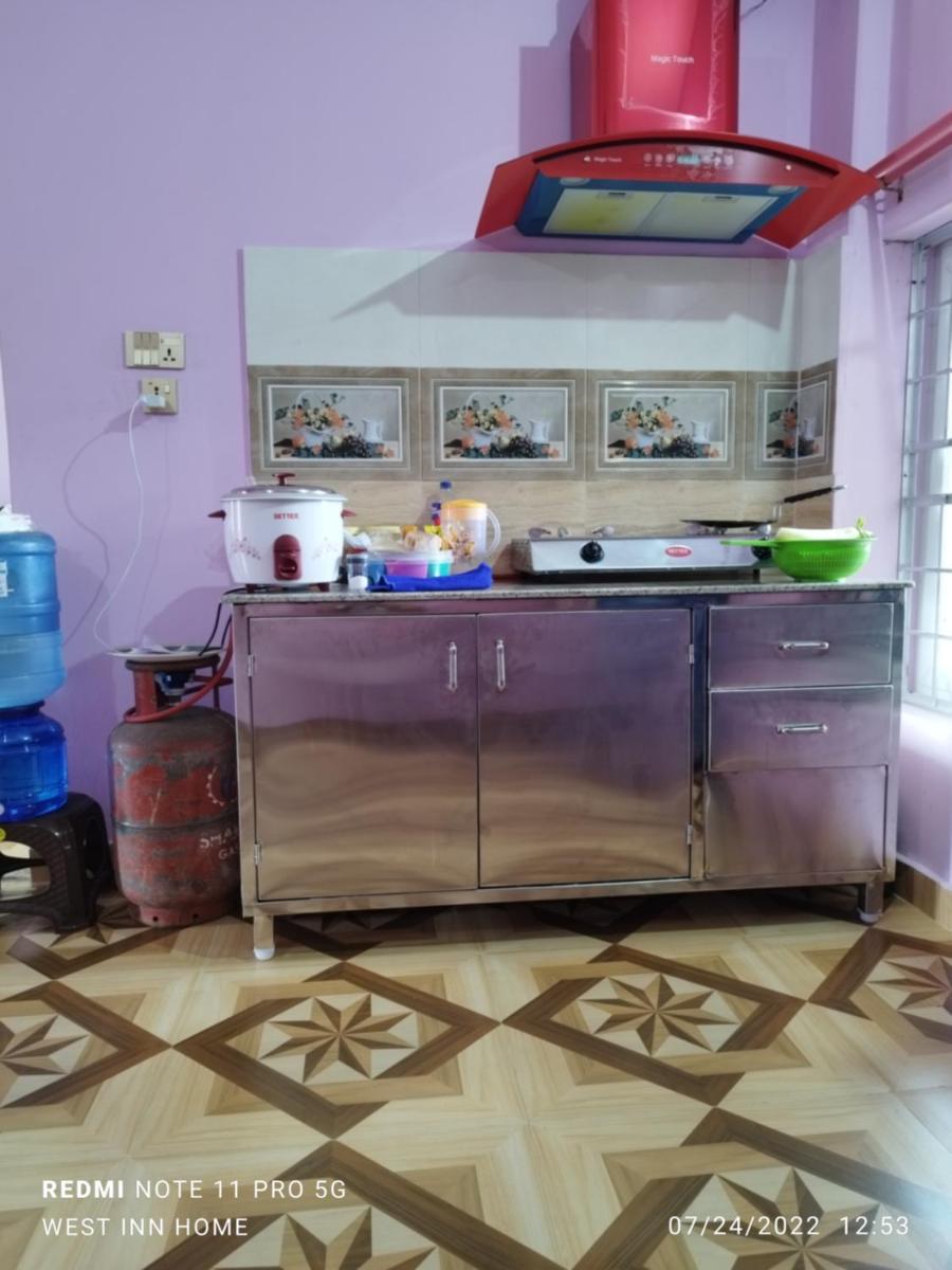 One & Only West Inn HomeStay - Housity