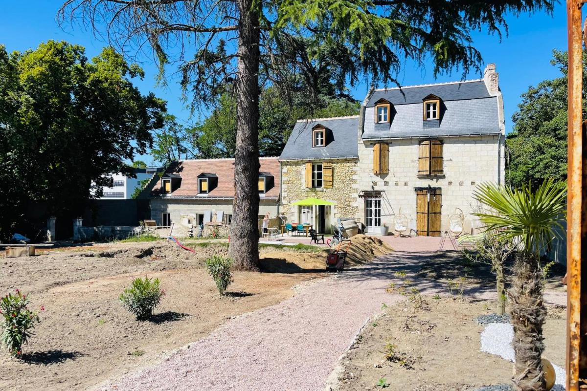 The Ronsardienne Suite in a charming mansion at the gates of Tours - Housity