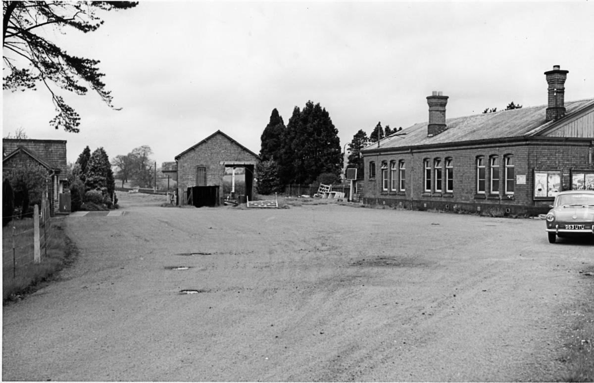 The Waiting Room, Stoke Edith Station, Tarrington - Housity