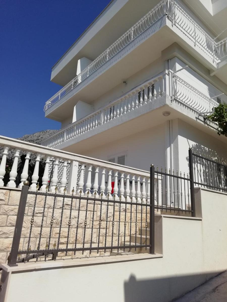 Suitetrails - Apartment Villa Bajna