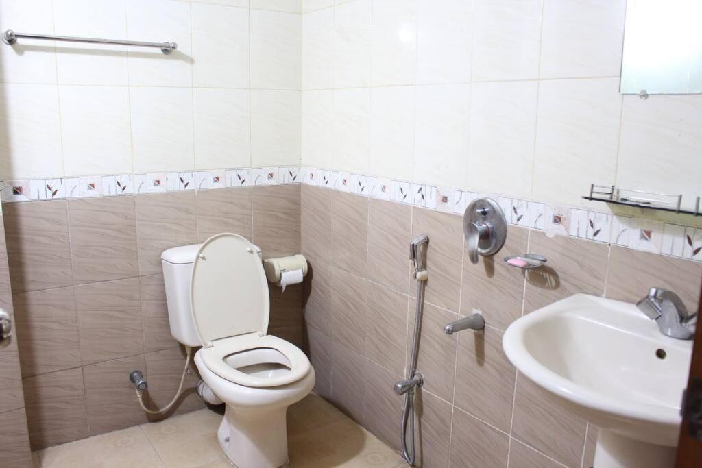 Calm & Cozy Guest Room with Free Breakfast-Parking - Housity