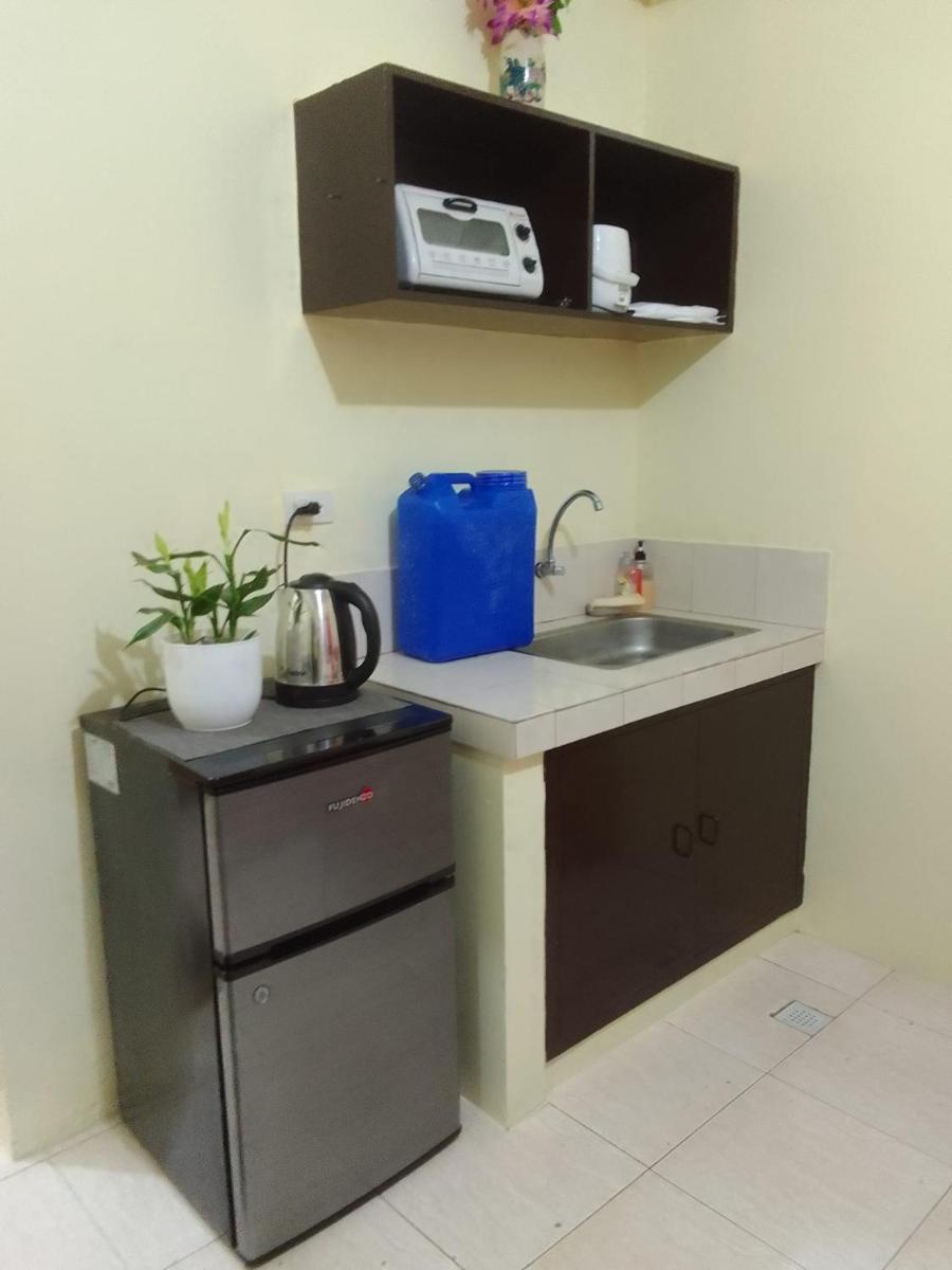 Aliyahs’s Place: Staycation in Valley Golf Cainta - Housity