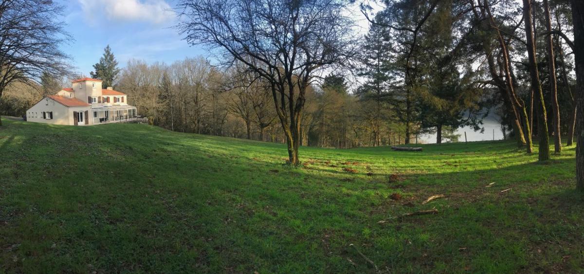 Villa 15 pers Mervent, vue sur lac, piscine,Vendée - Housity