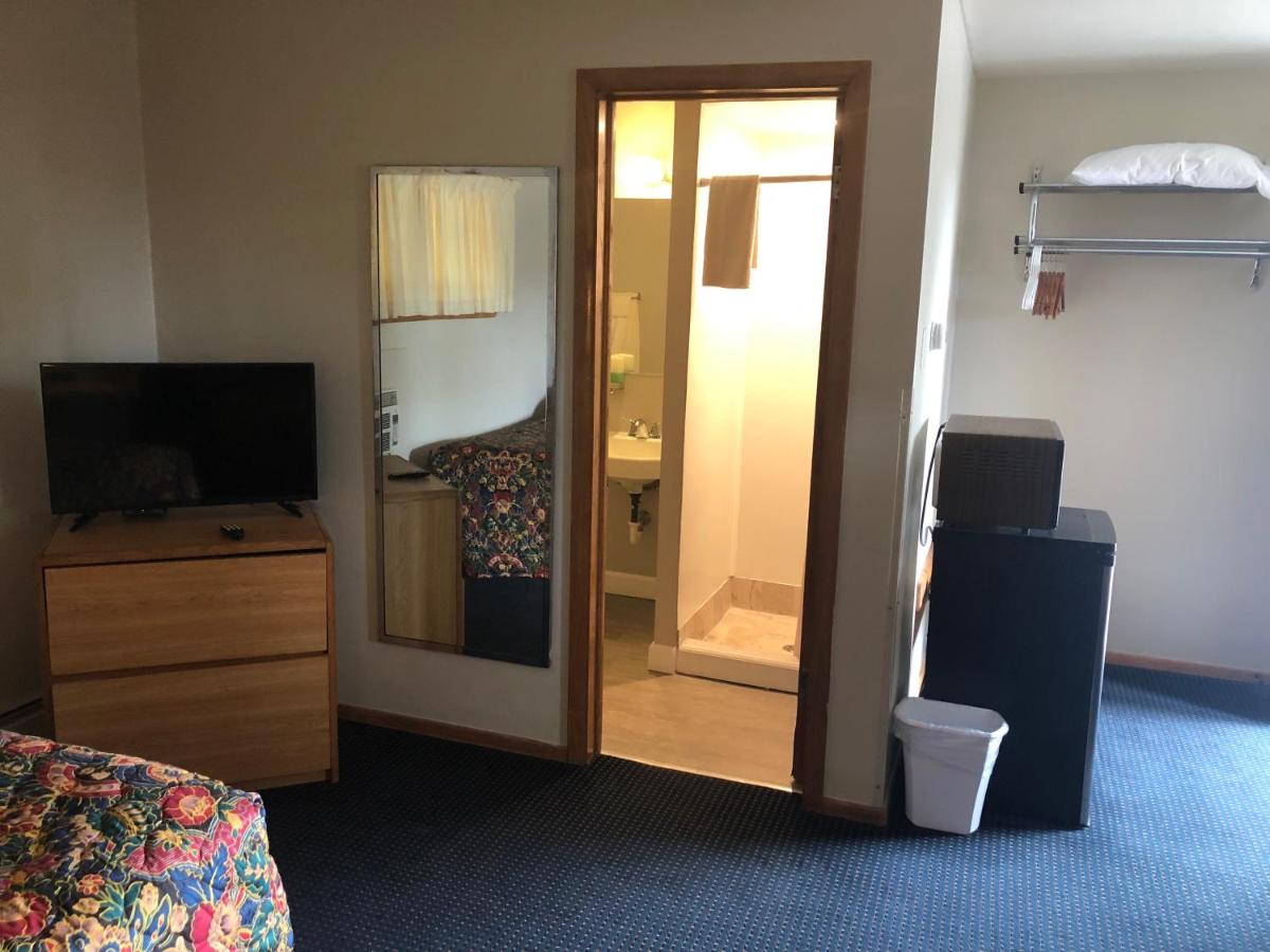 Parkway Motel - Housity