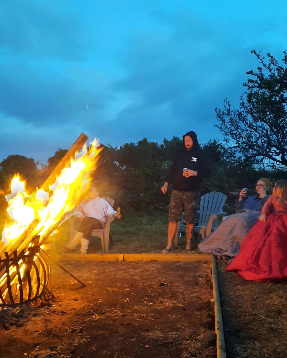 Summit Camping Kit Hill Stunning views Grass pitch or upgrade to Bell tent hire - Housity