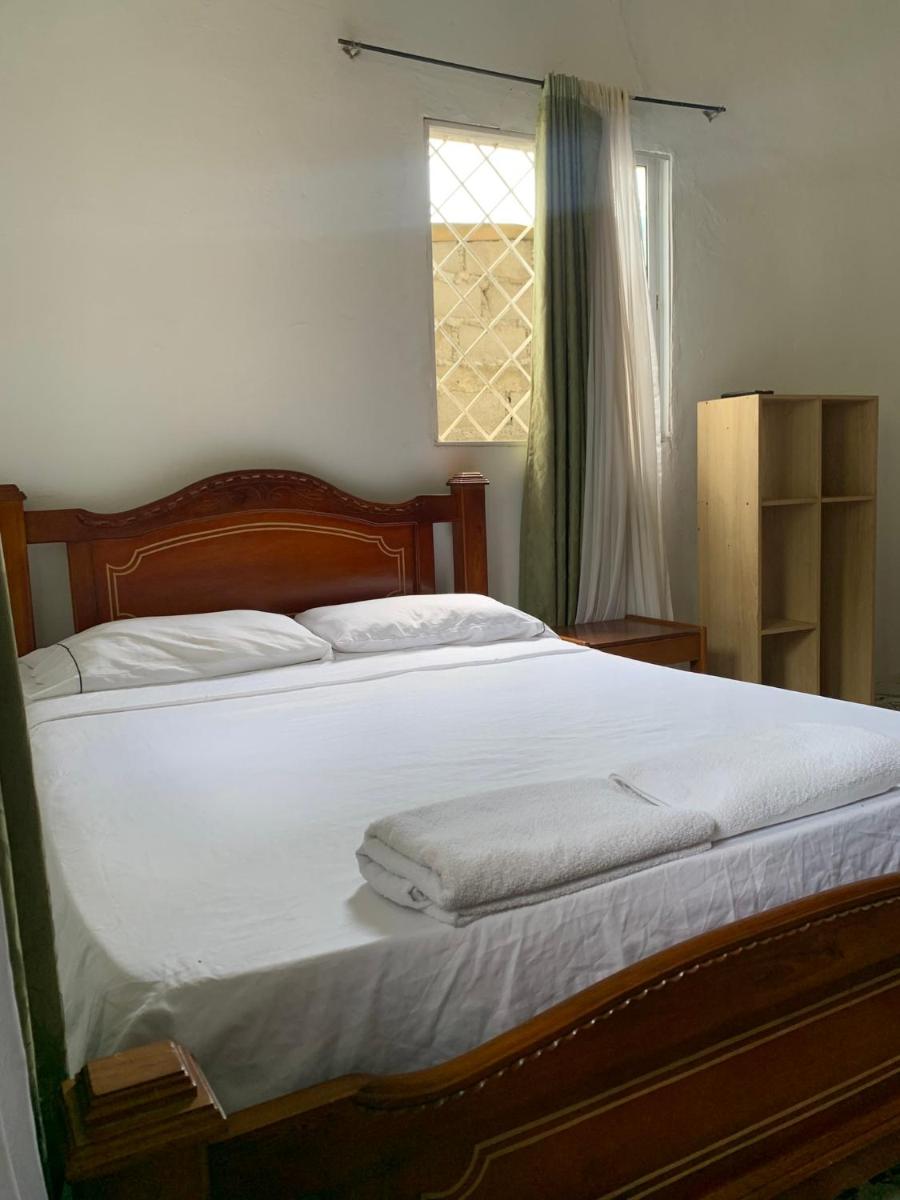 Hostal Santa Clara - Housity