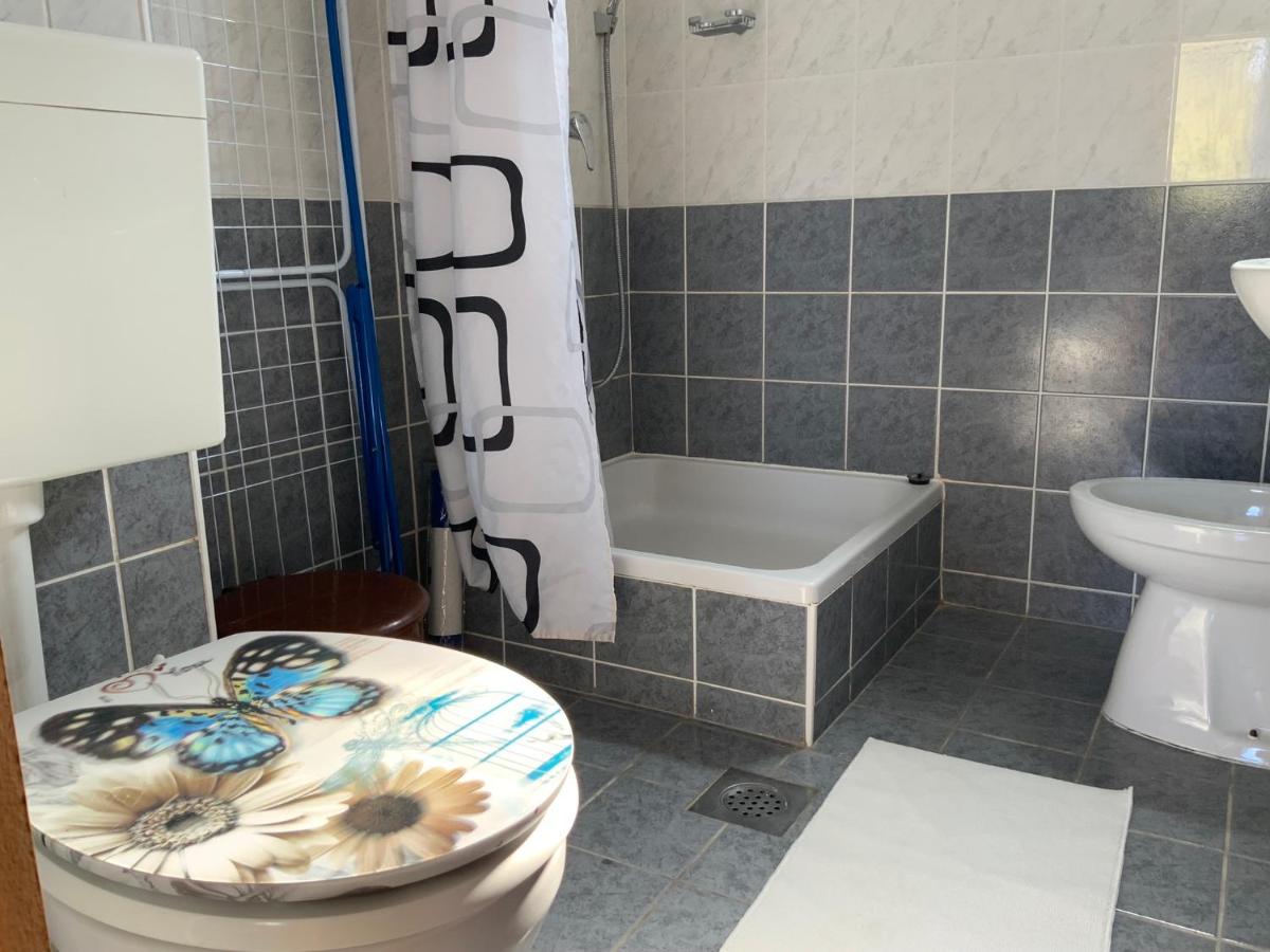 Suitetrails - Solenta - Sunny & Bright Apartment near Beach w Self CheckIN