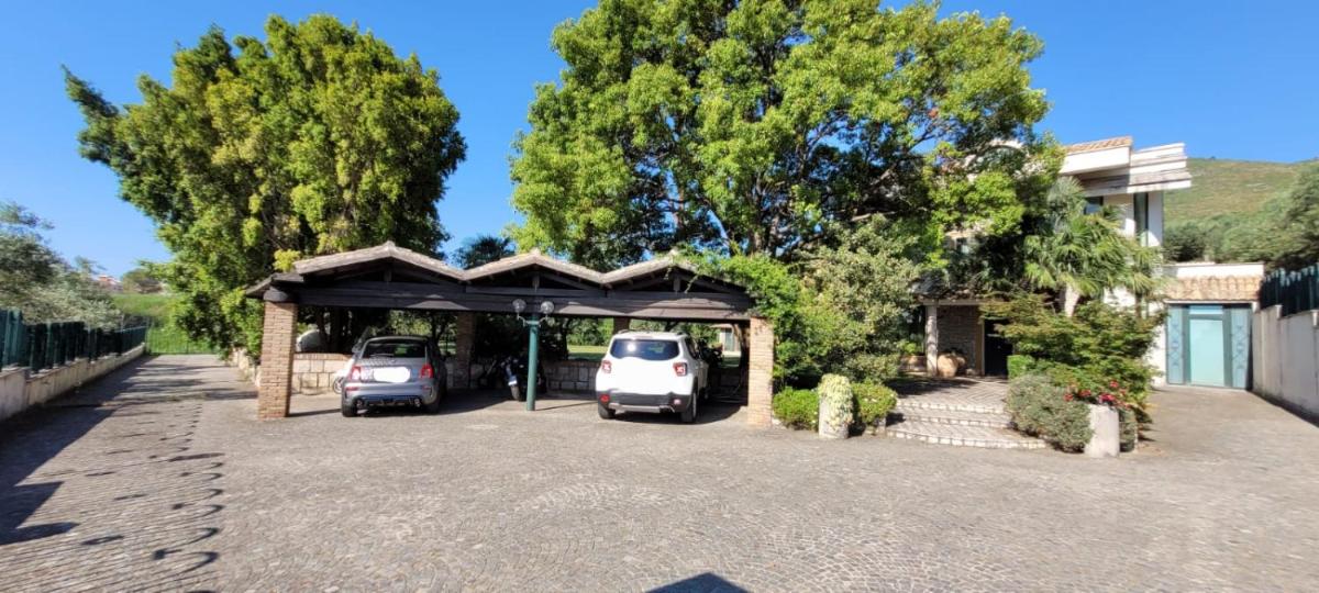 B&B Selene - Housity