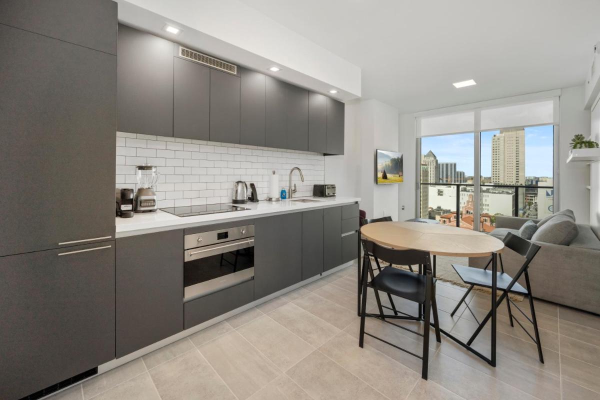 Fabulous Apartment with Pool, Gym, Lounge - Prime Location, Miami - Housity