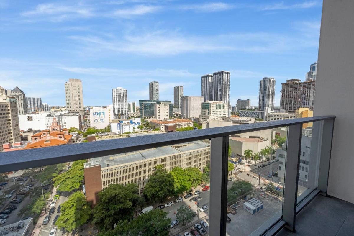 Fabulous Apartment with Pool, Gym, Lounge - Prime Location, Miami - Housity