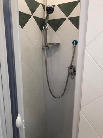 Hipponion Suite Red - Housity